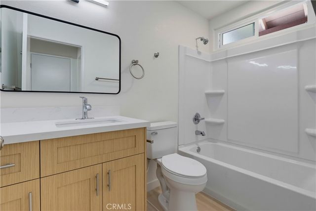 4881 Vista Dr 4, Huntington Beach, CA 92649