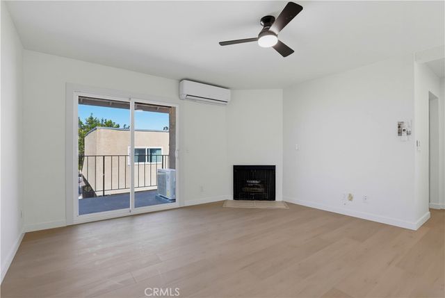 4881 Vista Dr 4, Huntington Beach, CA 92649