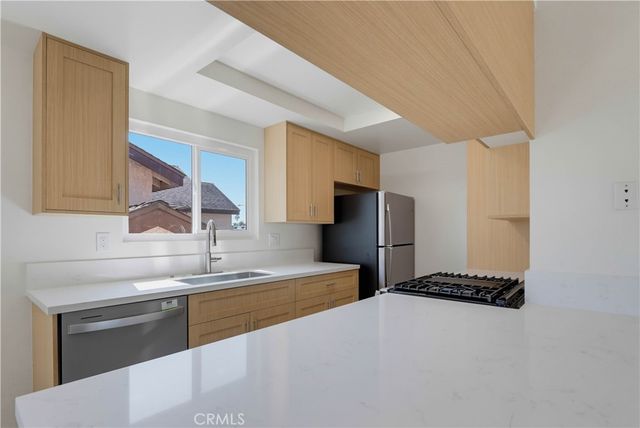 4881 Vista Dr 4, Huntington Beach, CA 92649
