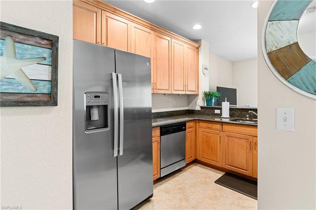 1373 Weeping Willow CT, Cape Coral, FL 33909