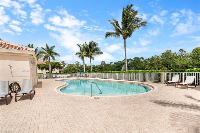 1373 Weeping Willow CT, Cape Coral, FL 33909