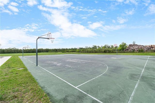 1373 Weeping Willow CT, Cape Coral, FL 33909