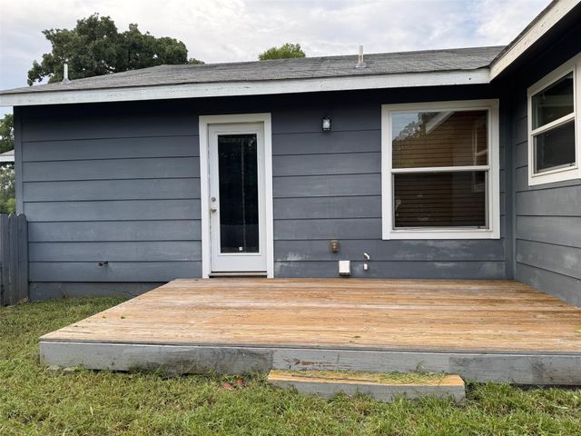 142 A VOSS PKWY A, Cedar Creek, TX 78612