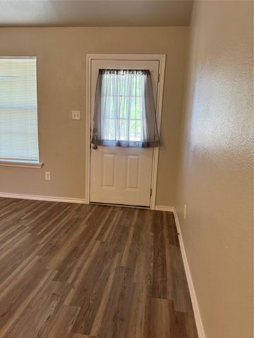 142 A VOSS PKWY A, Cedar Creek, TX 78612
