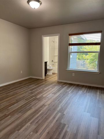 142 A VOSS PKWY A, Cedar Creek, TX 78612