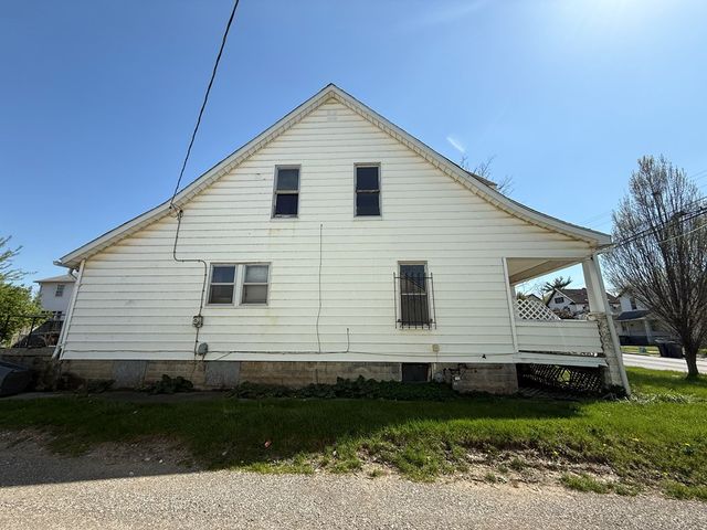 571 S Metcalf St, Lima, OH 45804
