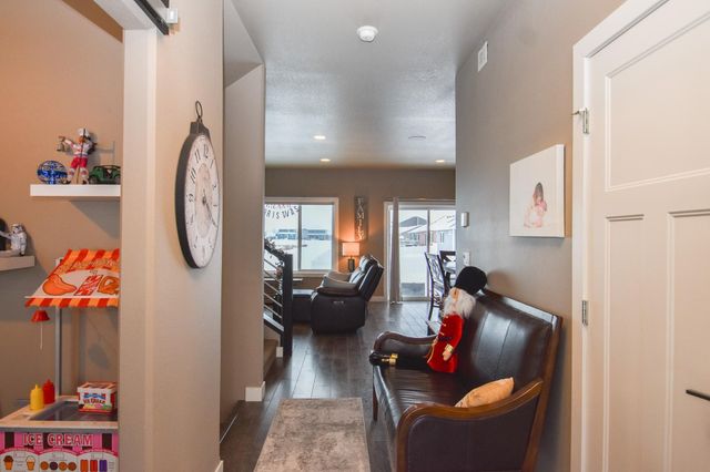 6562 56th Avenue S, Fargo, ND 58104