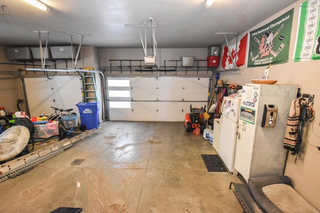 6562 56th Avenue S, Fargo, ND 58104