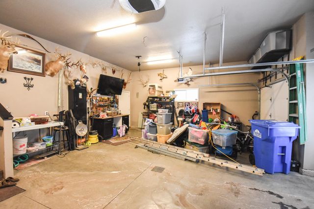 6562 56th Avenue S, Fargo, ND 58104