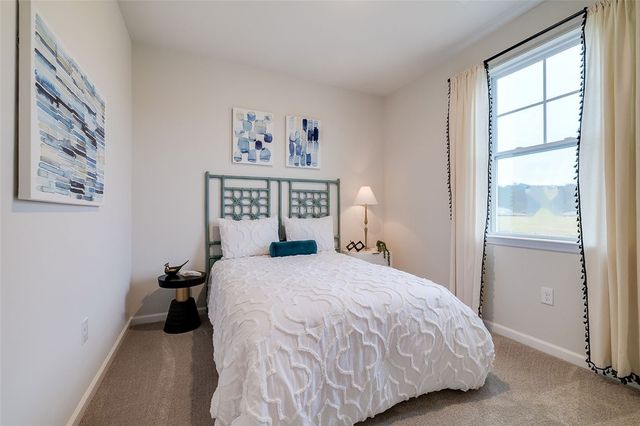 1060 Lakes Blvd, Brunswick, GA 31525