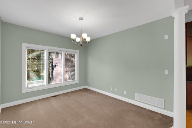 7005 Quarry Dr, Crestwood, KY 40014