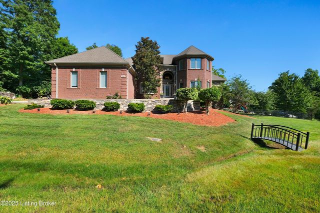 7005 Quarry Dr, Crestwood, KY 40014