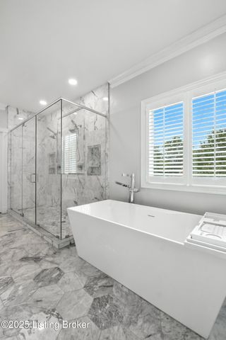 7005 Quarry Dr, Crestwood, KY 40014