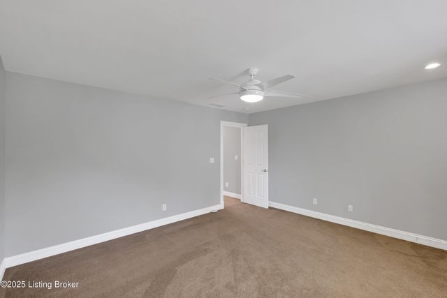 7005 Quarry Dr, Crestwood, KY 40014