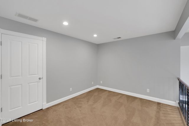 7005 Quarry Dr, Crestwood, KY 40014