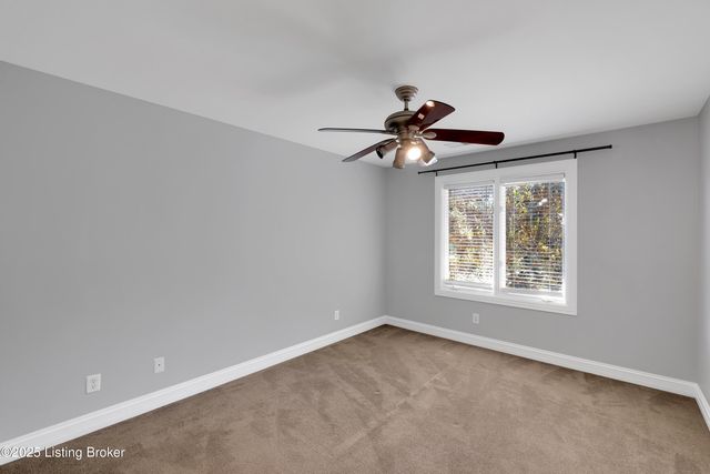 7005 Quarry Dr, Crestwood, KY 40014