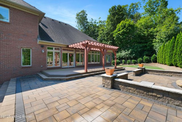 7005 Quarry Dr, Crestwood, KY 40014