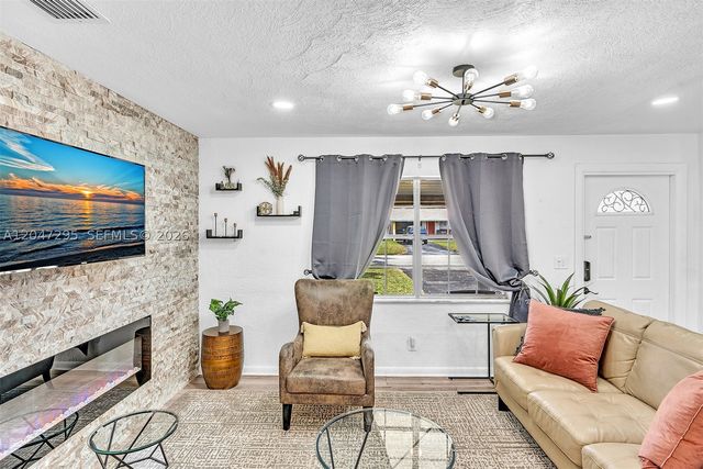 4633 SW 28th Ave, Dania Beach, FL 33312