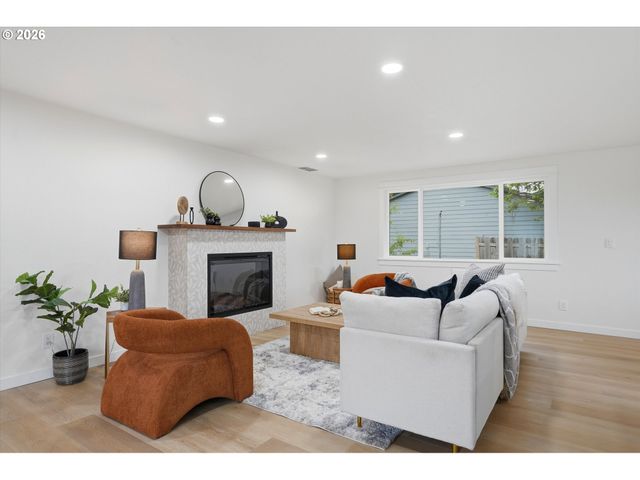 22100 Sw AUGUSTA Ln, Hillsboro, OR 97123
