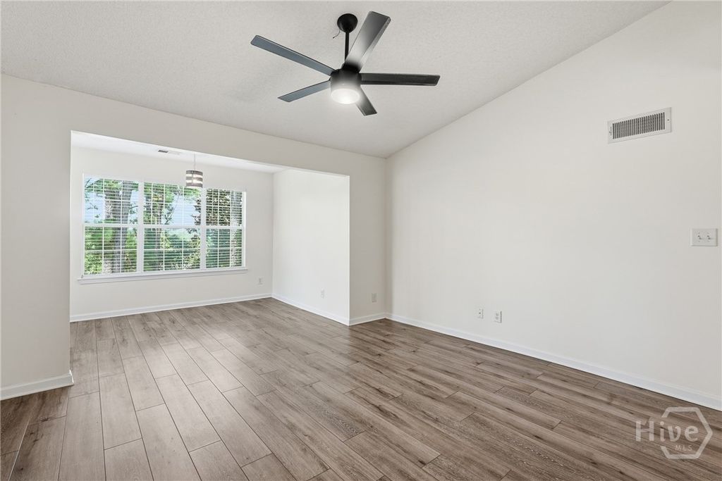 Image 12 of property listing at 3302 Walden Park Drive, Savannah, GA 31410