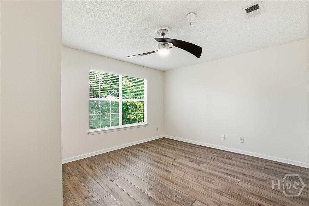 Image 19 of property listing at 3302 Walden Park Drive, Savannah, GA 31410
