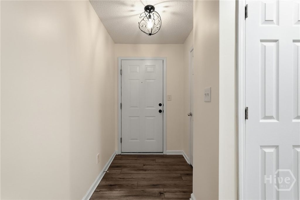 Image 3 of property listing at 3302 Walden Park Drive, Savannah, GA 31410