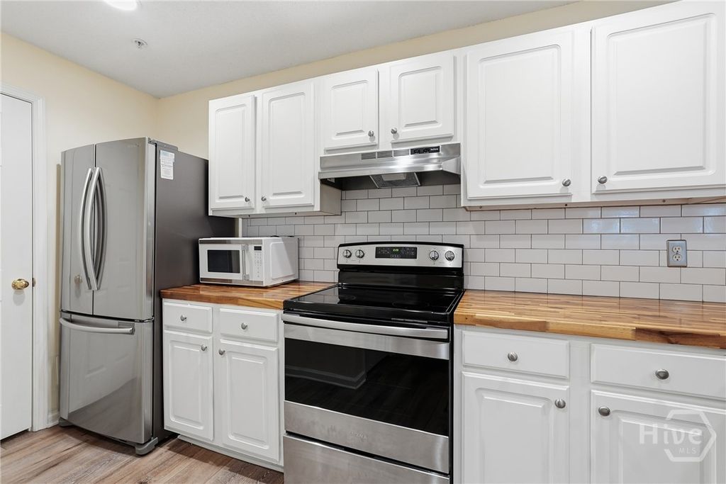 Image 8 of property listing at 3302 Walden Park Drive, Savannah, GA 31410
