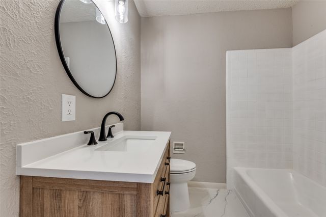 2320 Muret Street, Irving, TX 75062