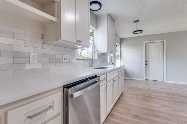 2320 Muret Street, Irving, TX 75062