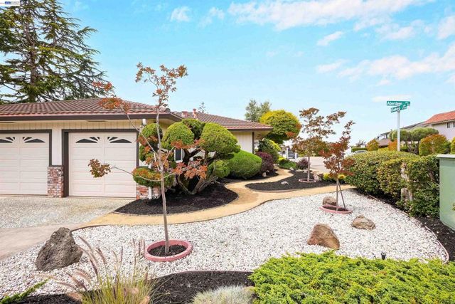 3787 Oakes Dr, Hayward, CA 94542
