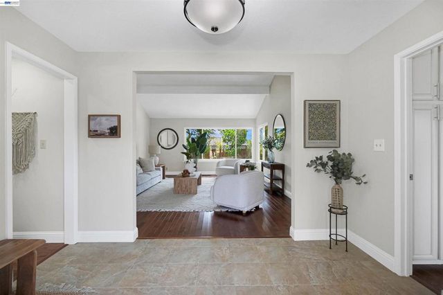 3787 Oakes Dr, Hayward, CA 94542