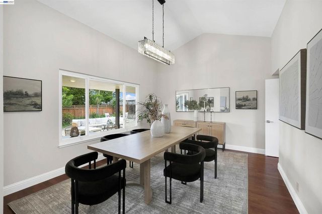 3787 Oakes Dr, Hayward, CA 94542