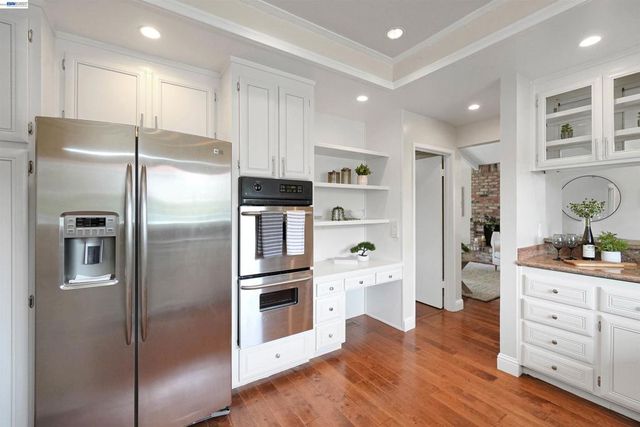 3787 Oakes Dr, Hayward, CA 94542