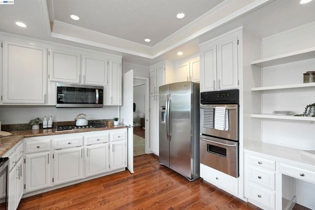 3787 Oakes Dr, Hayward, CA 94542