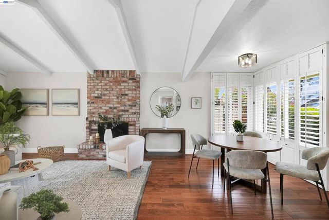 3787 Oakes Dr, Hayward, CA 94542