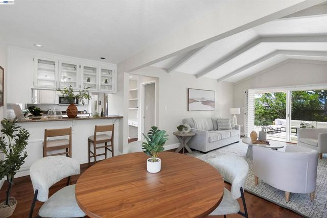 3787 Oakes Dr, Hayward, CA 94542