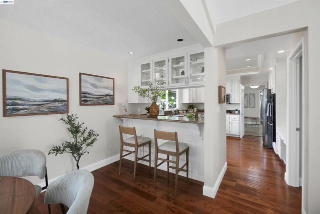 3787 Oakes Dr, Hayward, CA 94542