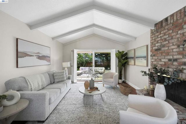 3787 Oakes Dr, Hayward, CA 94542