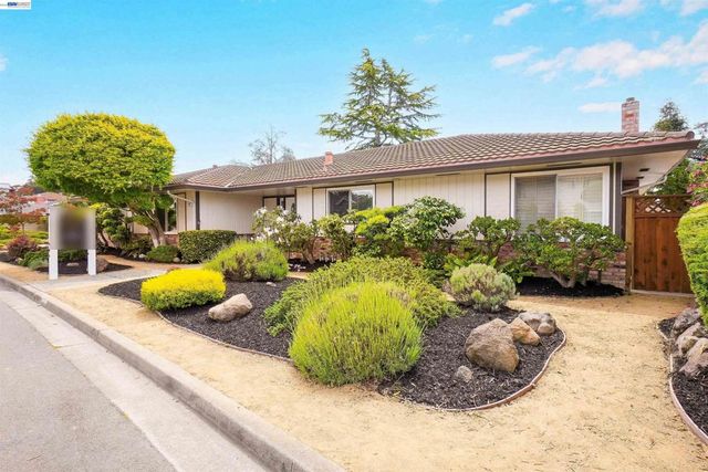 3787 Oakes Dr, Hayward, CA 94542