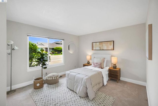 3787 Oakes Dr, Hayward, CA 94542