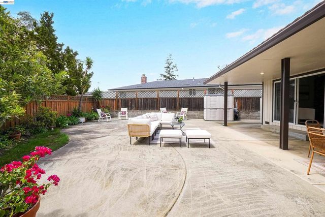 3787 Oakes Dr, Hayward, CA 94542