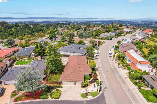 3787 Oakes Dr, Hayward, CA 94542