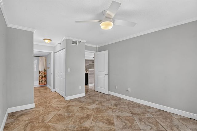 110 YACHT CLUB Way 103, Hypoluxo, FL 33462