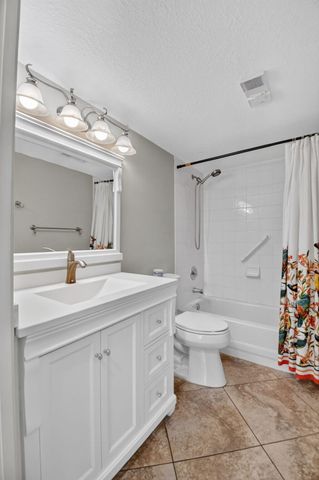 110 YACHT CLUB Way 103, Hypoluxo, FL 33462