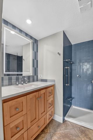 110 YACHT CLUB Way 103, Hypoluxo, FL 33462