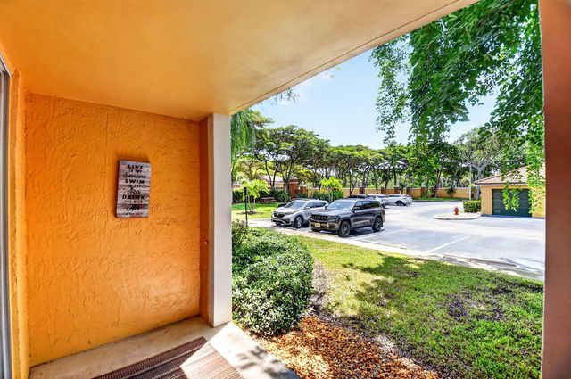 110 YACHT CLUB Way 103, Hypoluxo, FL 33462