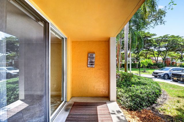110 YACHT CLUB Way 103, Hypoluxo, FL 33462