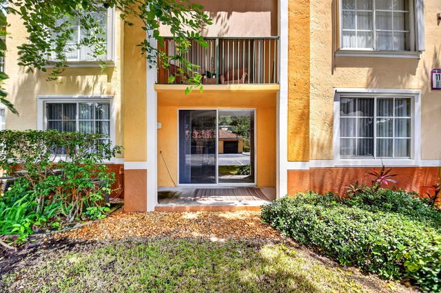 110 YACHT CLUB Way 103, Hypoluxo, FL 33462
