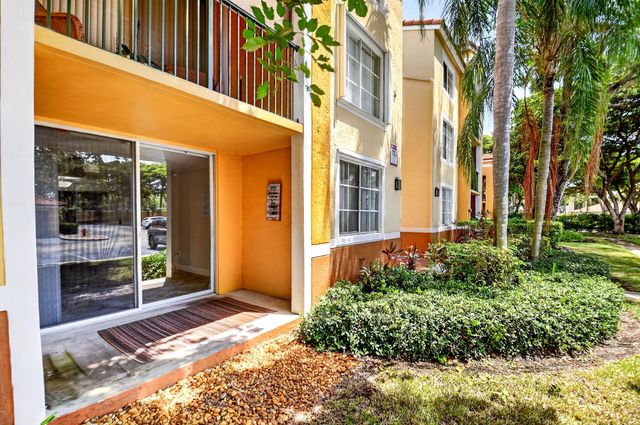 110 YACHT CLUB Way 103, Hypoluxo, FL 33462