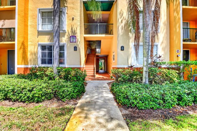 110 YACHT CLUB Way 103, Hypoluxo, FL 33462